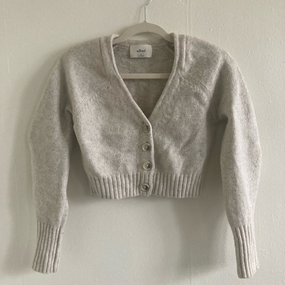Cropped Wilfred/Aritzia Button up Statement Sleeve Cardigan